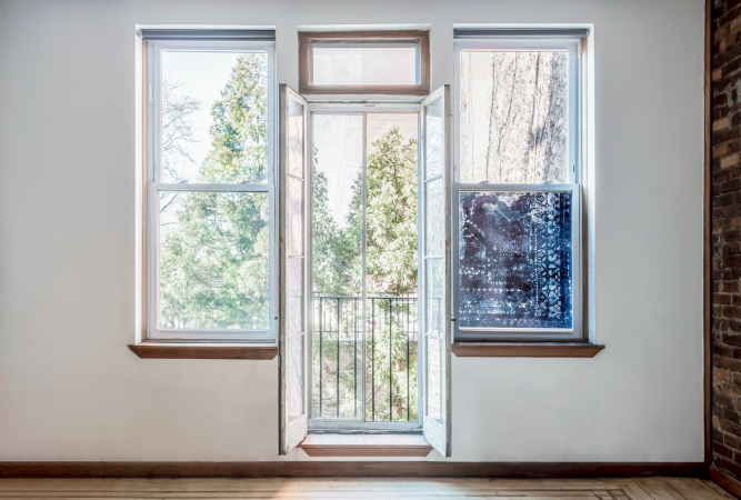 Käthe - 2019, UV-print on glass, installation view, Harlekin, Brooklyn